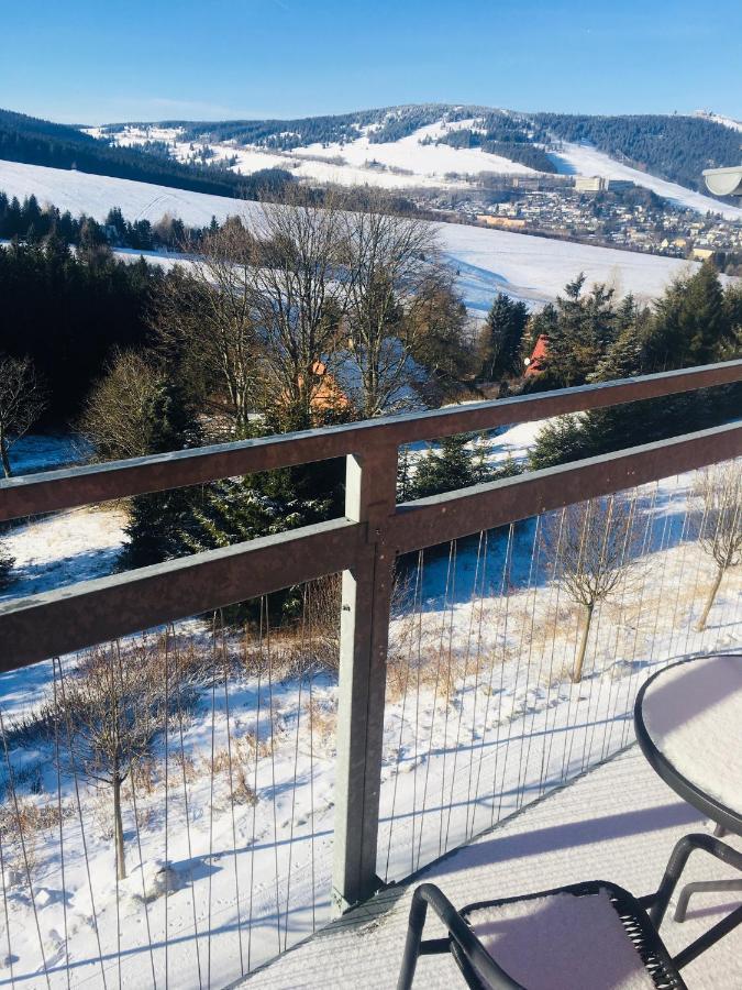 Mountain Apartment Klinovec Atomic Loučná pod Klínovcem Exteriör bild