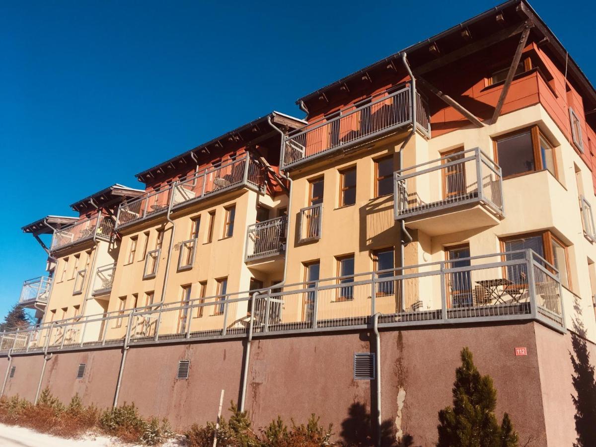 Mountain Apartment Klinovec Atomic Loučná pod Klínovcem Exteriör bild